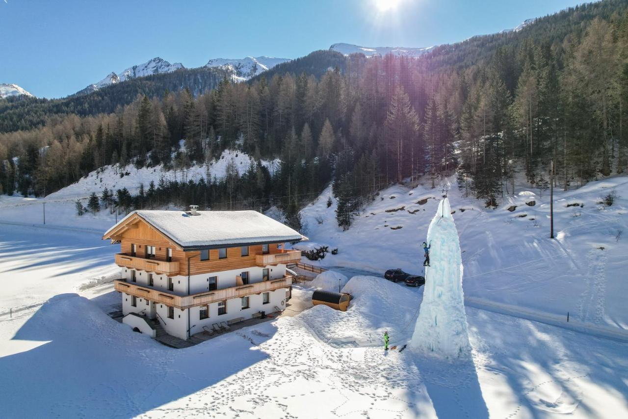 Nedererhof - Zimmer Enzian Mit Gemeinschaftskueche Schmirn Dış mekan fotoğraf