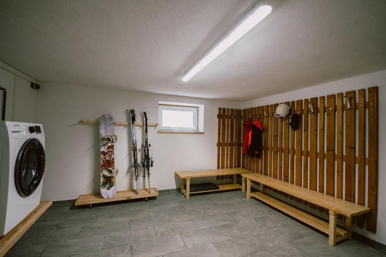 Nedererhof - Zimmer Enzian Mit Gemeinschaftskueche Schmirn Dış mekan fotoğraf
