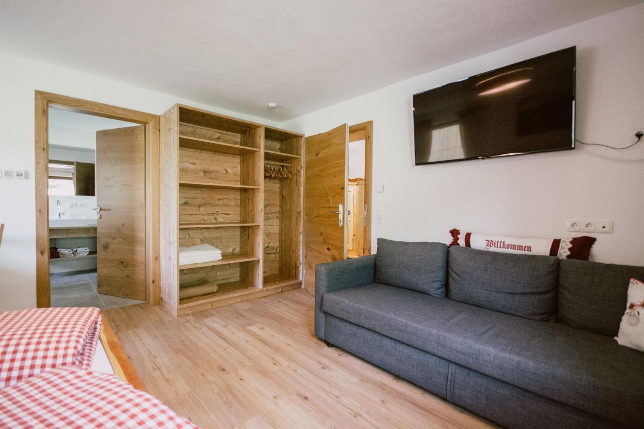 Nedererhof - Zimmer Enzian Mit Gemeinschaftskueche Schmirn Dış mekan fotoğraf